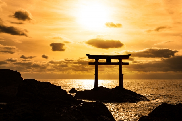 日本で見られる神仏習合にはどういった例があるのでしょう | 茶山(さやま)の関心事セット